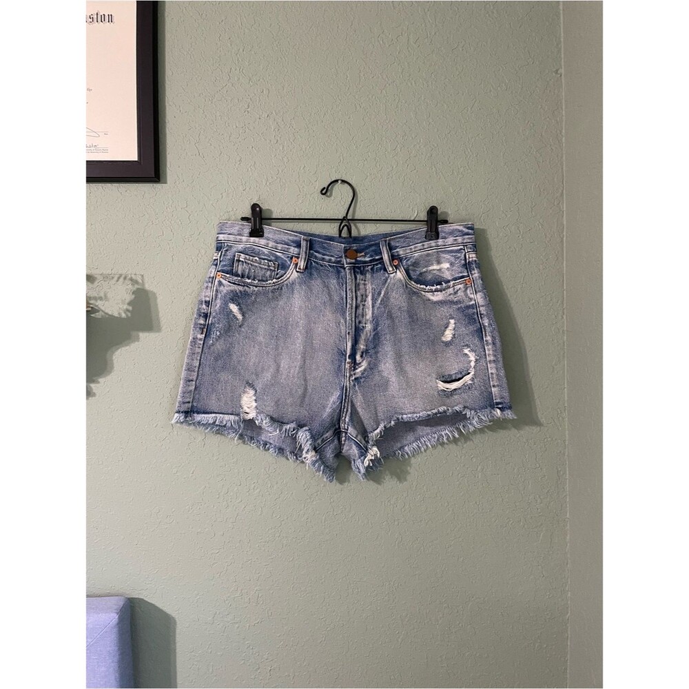 Blank NYC Cut Off Style Fringe Hem Button Fly Size 31 Distressed High Rise Blue